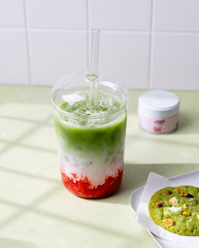 Les fantastiques crackers aux graines, cétogène et sans gluten 3 Verre de strawberry matcha latte, le matcha aromatisé à la fraise
